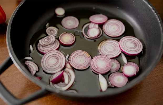 Dehydrate Onions